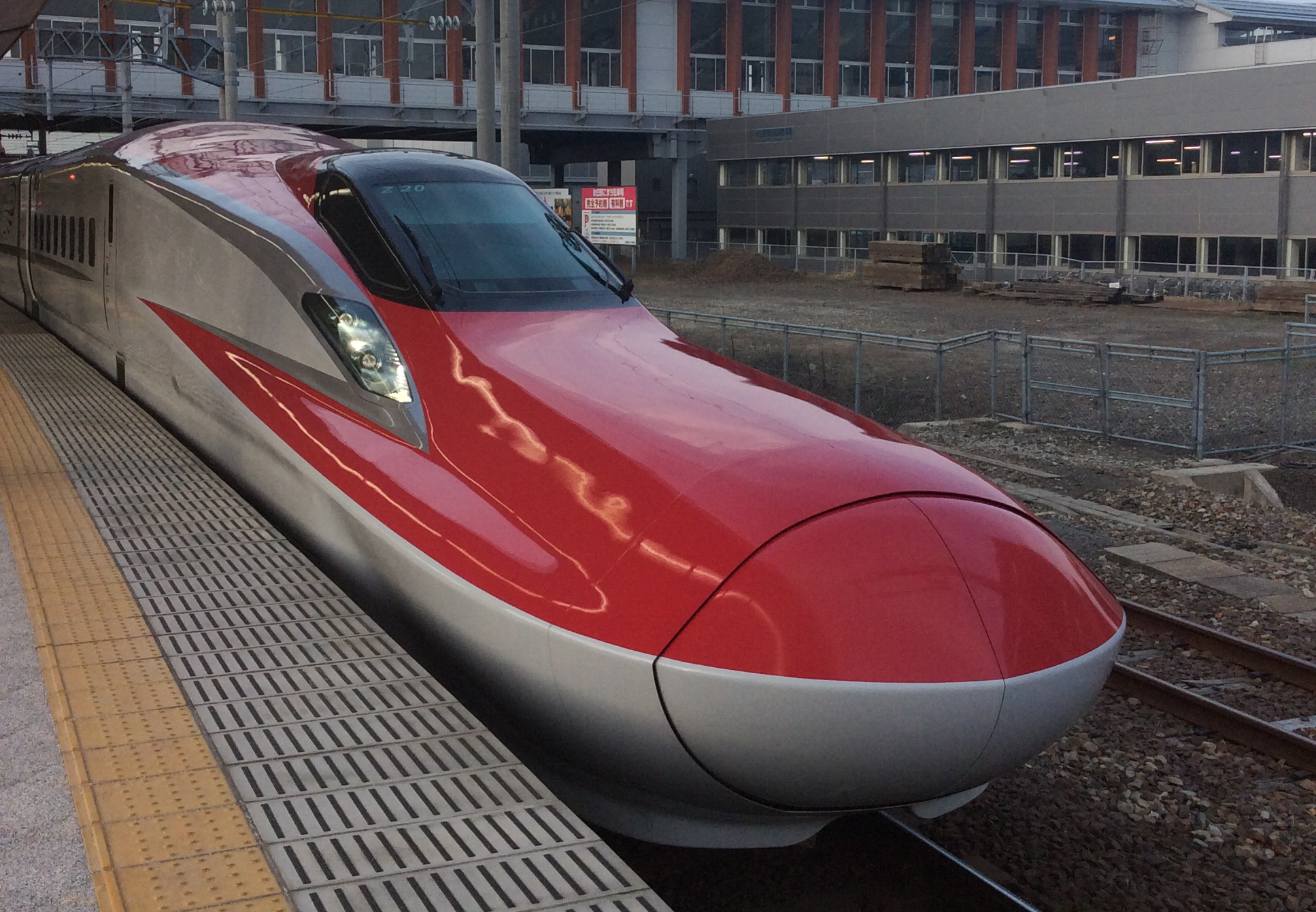 akita komachi shinkansen at akita station